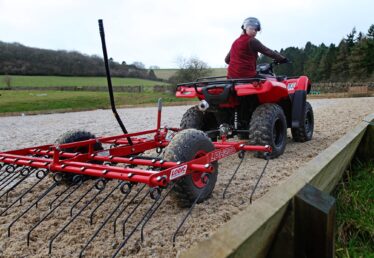 HONDA TRX420FE klargøring ridebane