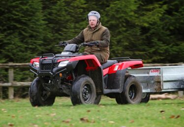 HONDA TRX420FE med påhæng