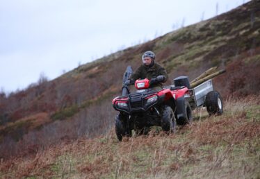 HONDA TRX520FE FourTraxForemen i aktion