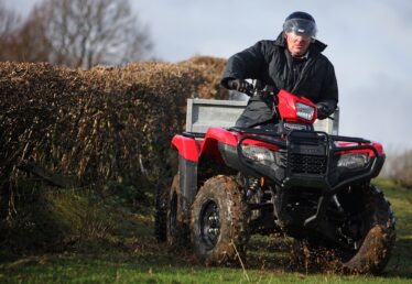 HONDA TRX520FE FourTraxForemen i aktion